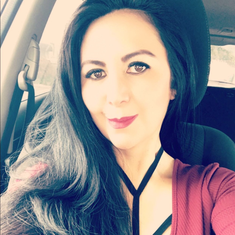 Meet your Posher, Cinthia